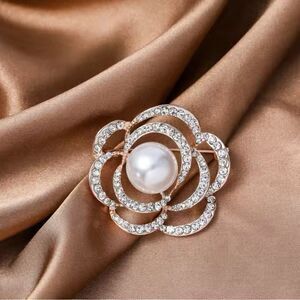 NEW Camellia Flower Faux Pearl Rhinestone Broach